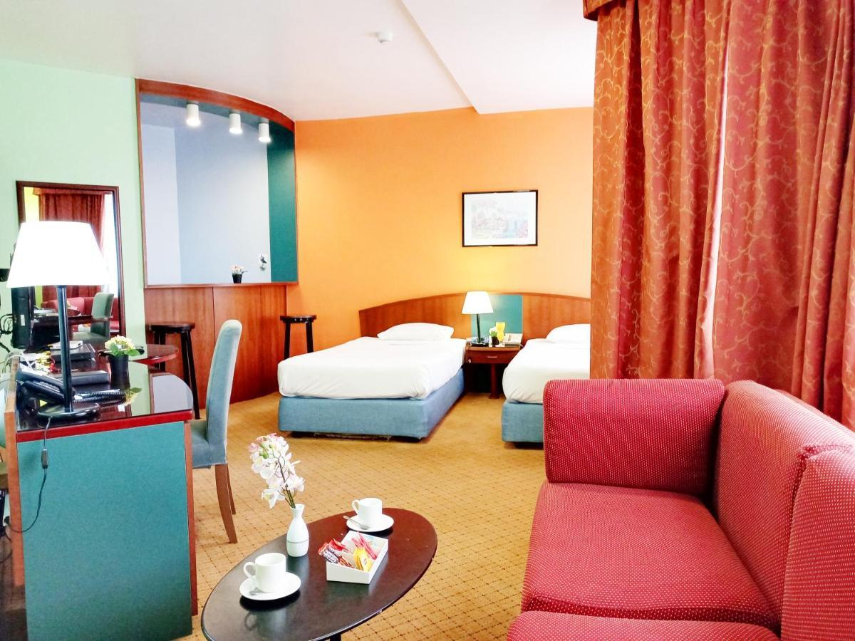 Al Diar Dana Hotel Абу-Даби Экстерьер фото